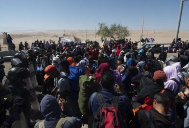 Alcalde de Arica decreta medidas de emergencia por situación humanitaria en la frontera con Perú