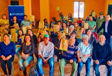 Vecinos de Combarbalá instalan duchas ecológicas para enfrentar la sequía con apoyo de Aguas del Valle