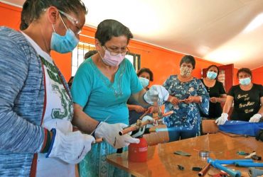 Últimos días para postular a talleres gratuitos de Aguas del Valle “Mujeres Gásfiter”