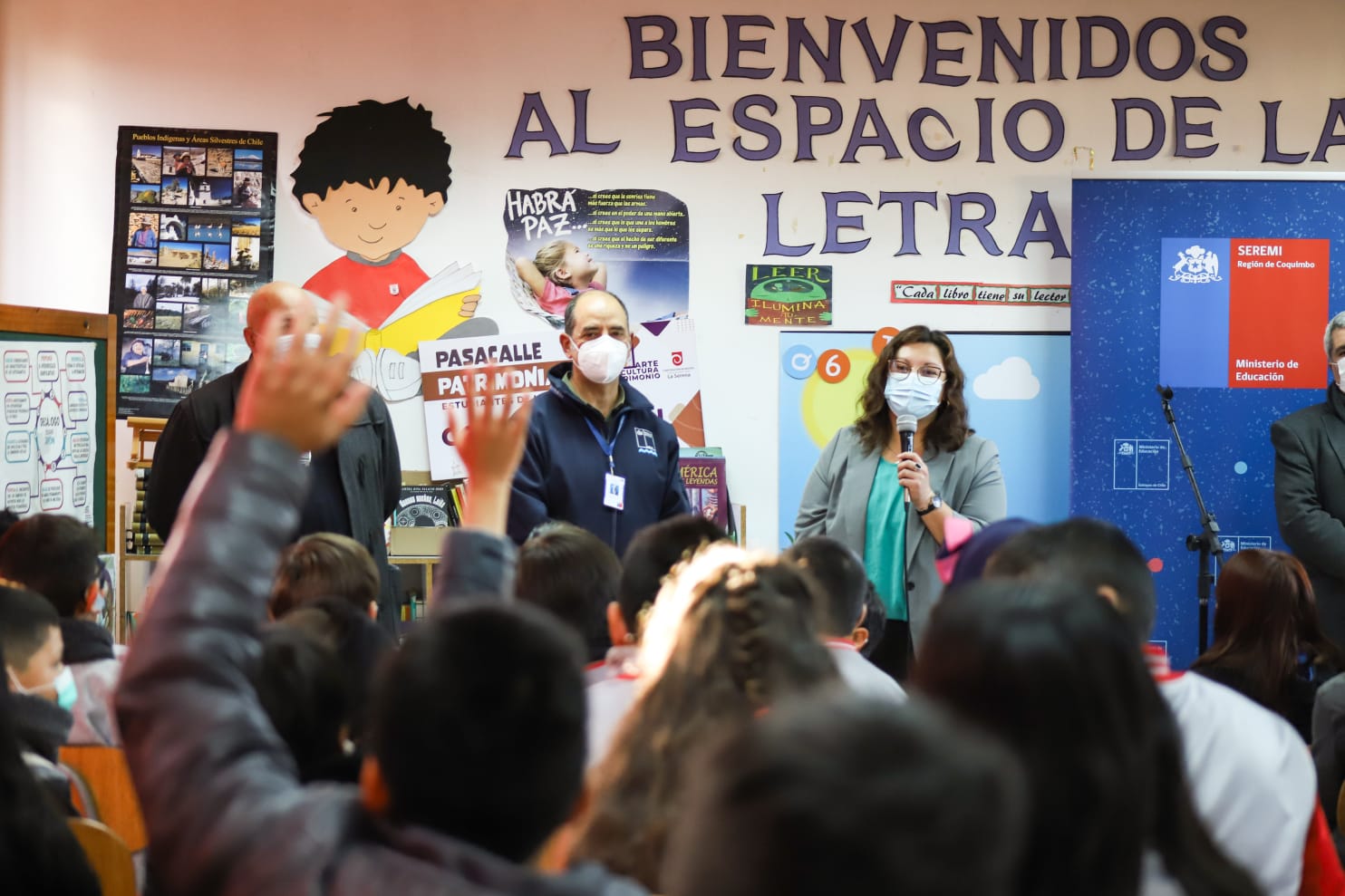 Seremis de Salud y Educación entregan recomendaciones para el correcto uso de mascarillas en colegios